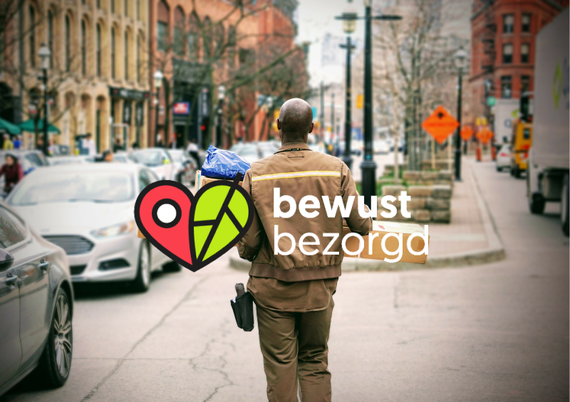 Man bezorgd pakketjes en het bewust bezorgd logo